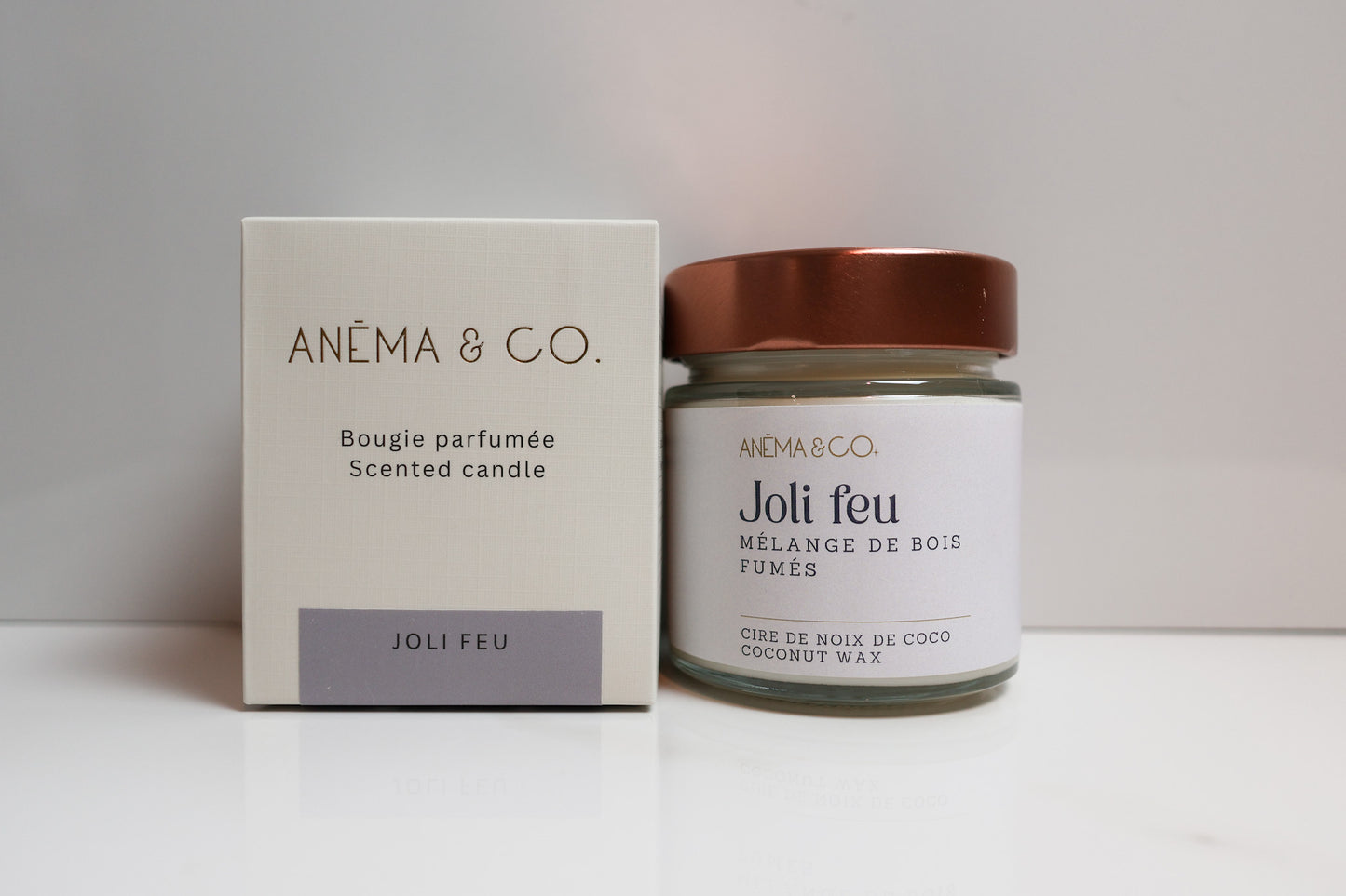 Bougie Joli feu ANÉMA & CO. en cire de noix de coco – parfum bois fumés et feu de foyer