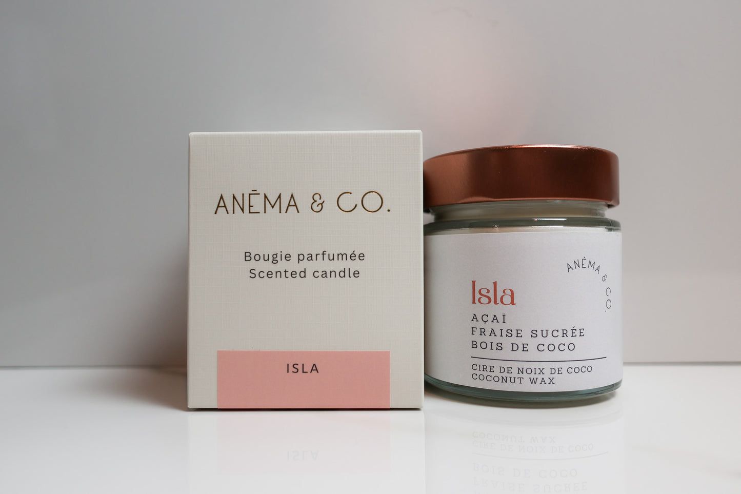 Bougie Isla ANÉMA & CO. en cire de noix de coco – parfum açaï, fraise et hibiscus